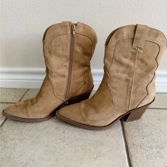 Wild Fable Camel Suede Heeled Boots - Picture 1 of 3